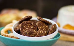 Cookies Chocolate, Aveia e Gotas de Chocolate Amargo.