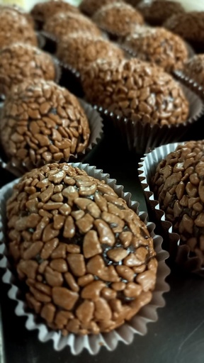 Bombom De Morango Com Brigadeiro