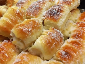 Enroladinho de Queijo com Cobertura 10 unidades